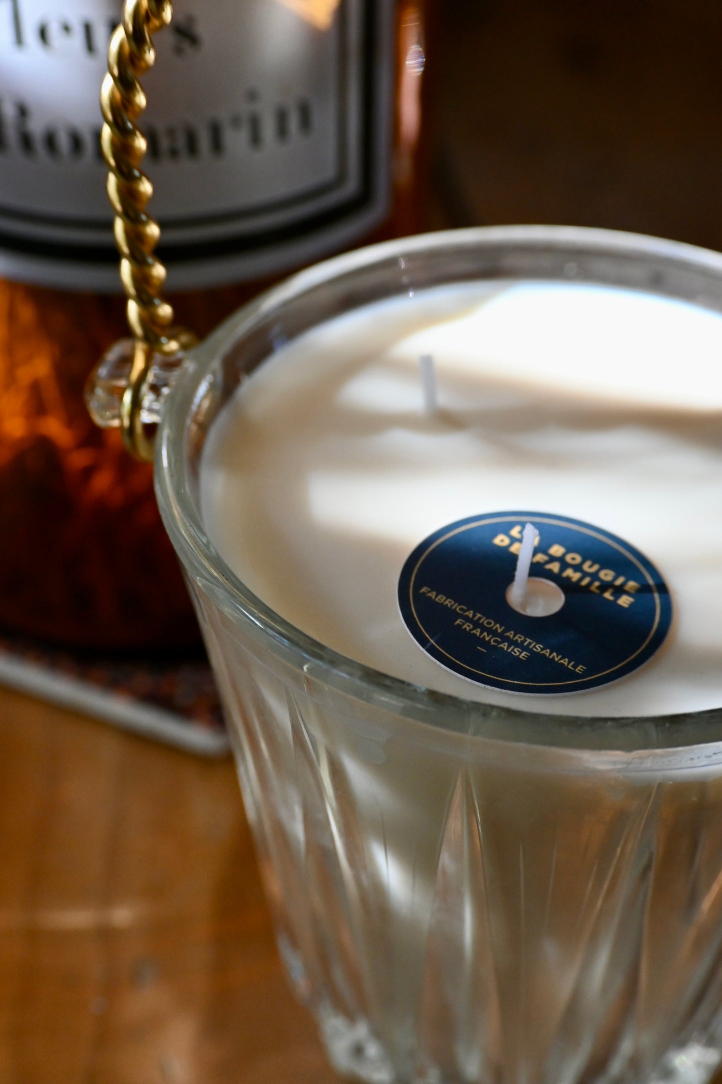 Seau à glace ciselé anse dorée