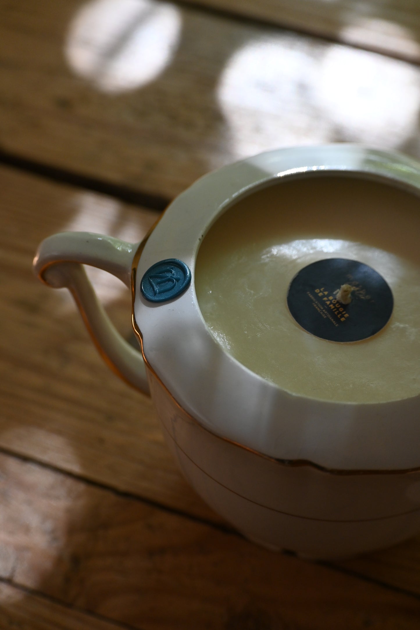 Sucrier beige et doré