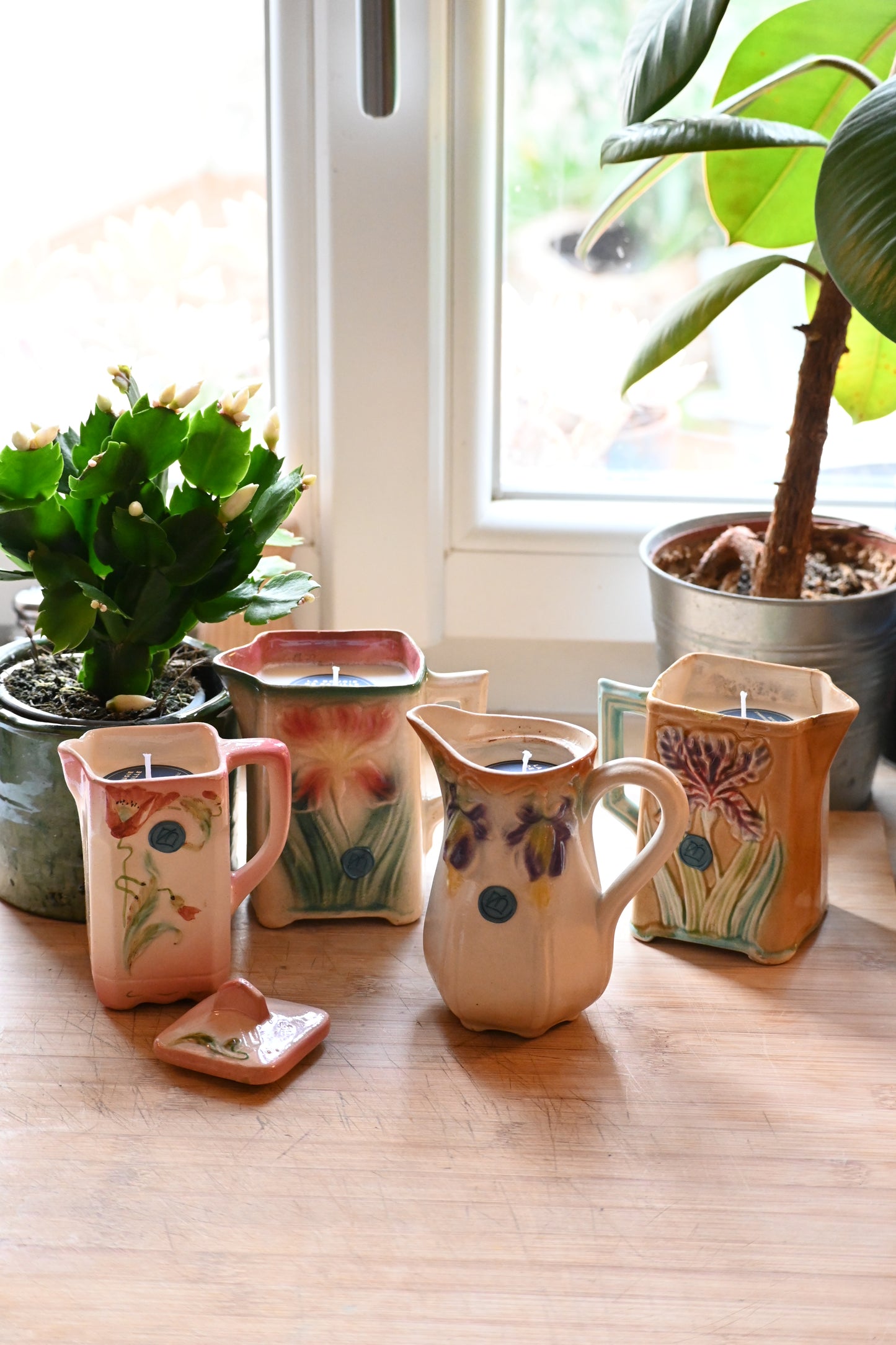 Pot à lait barbotine clochettes