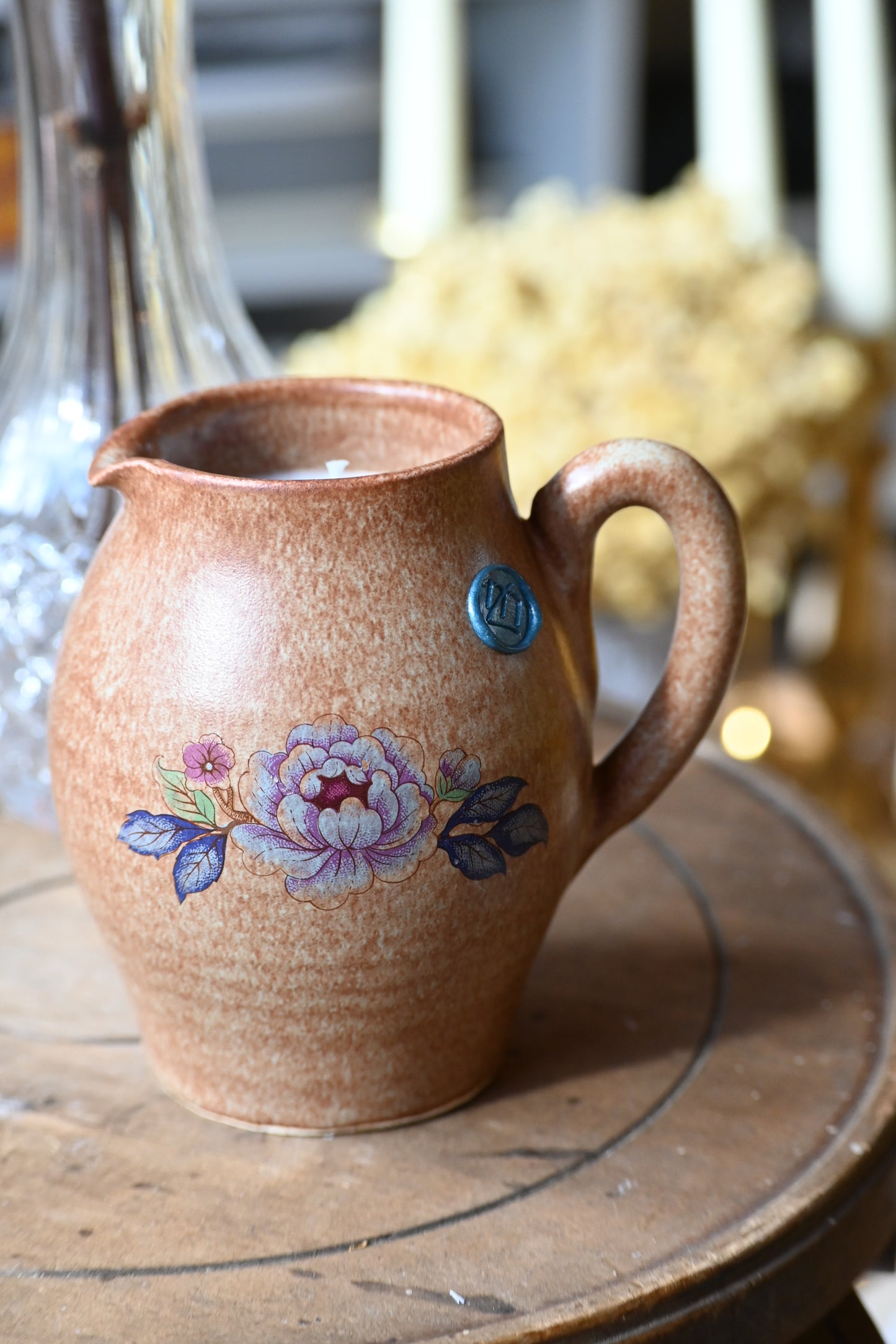 Pot à lait en gré fleuri