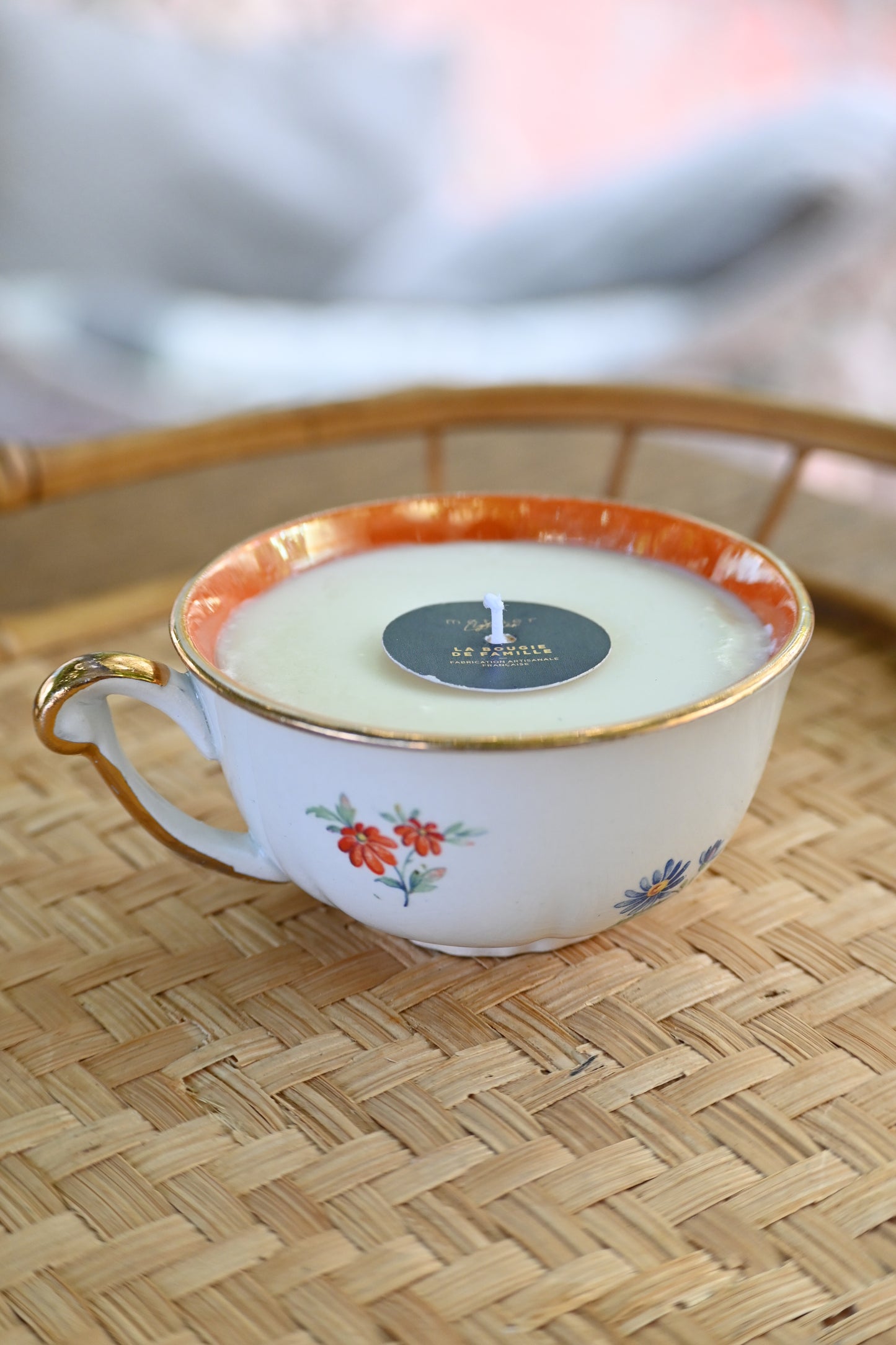 Tasse orange fleurie
