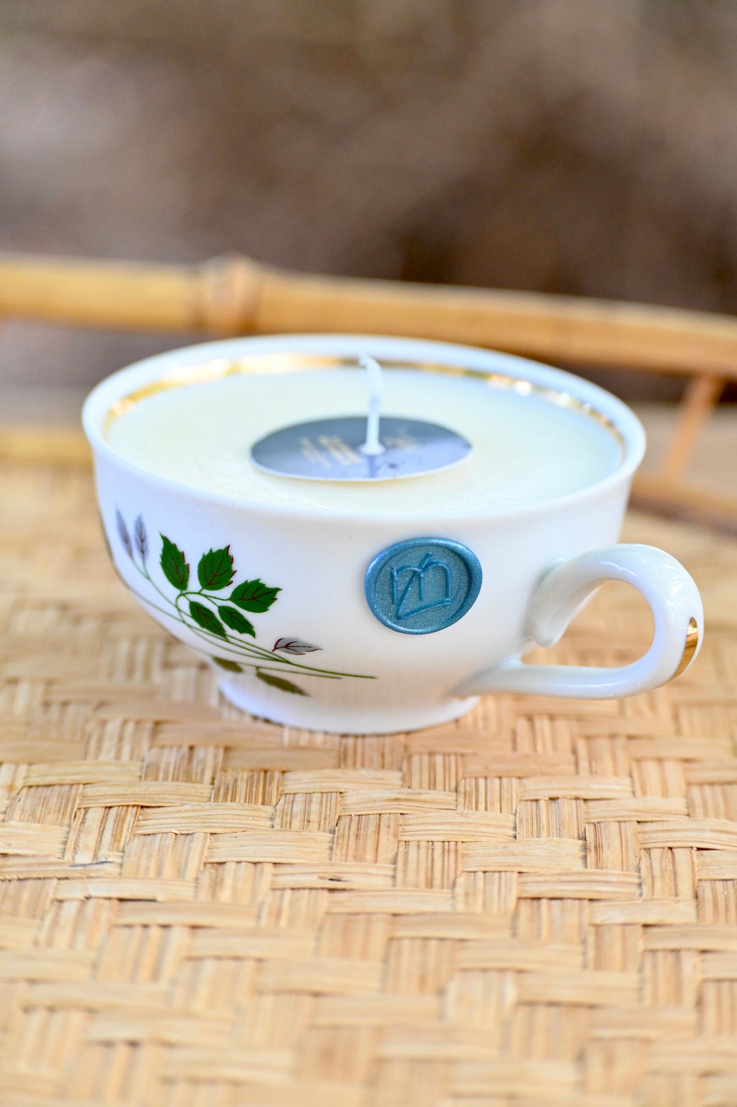 Petite tasse rose et liseré or