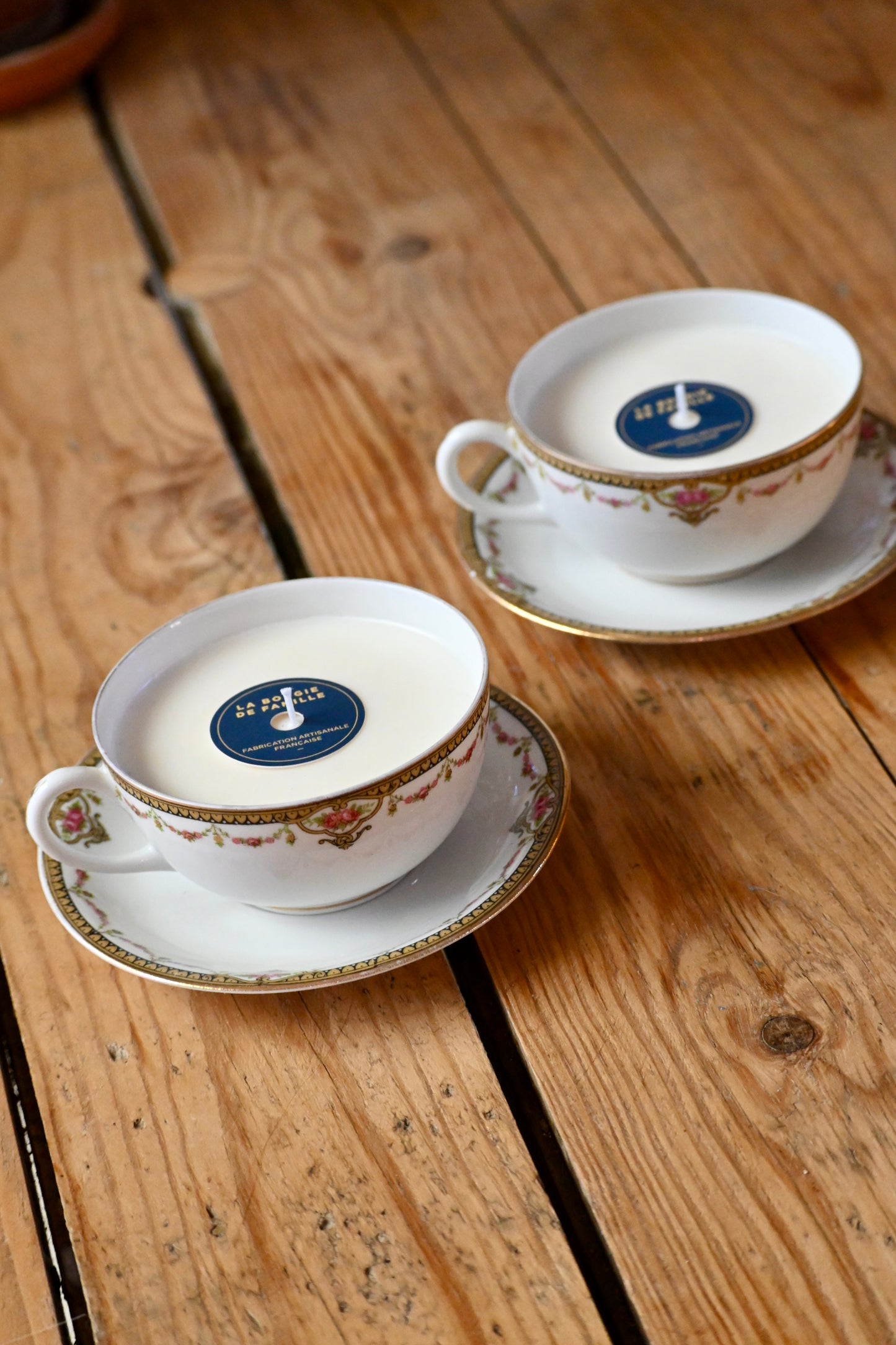 Tasse et coupelle guirlande fleurie