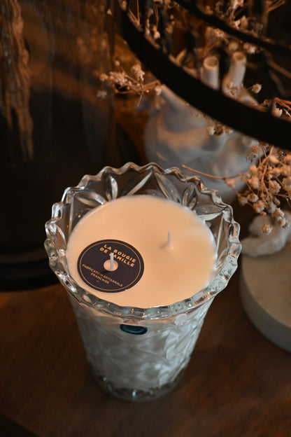 Petit vase en verre ciselé