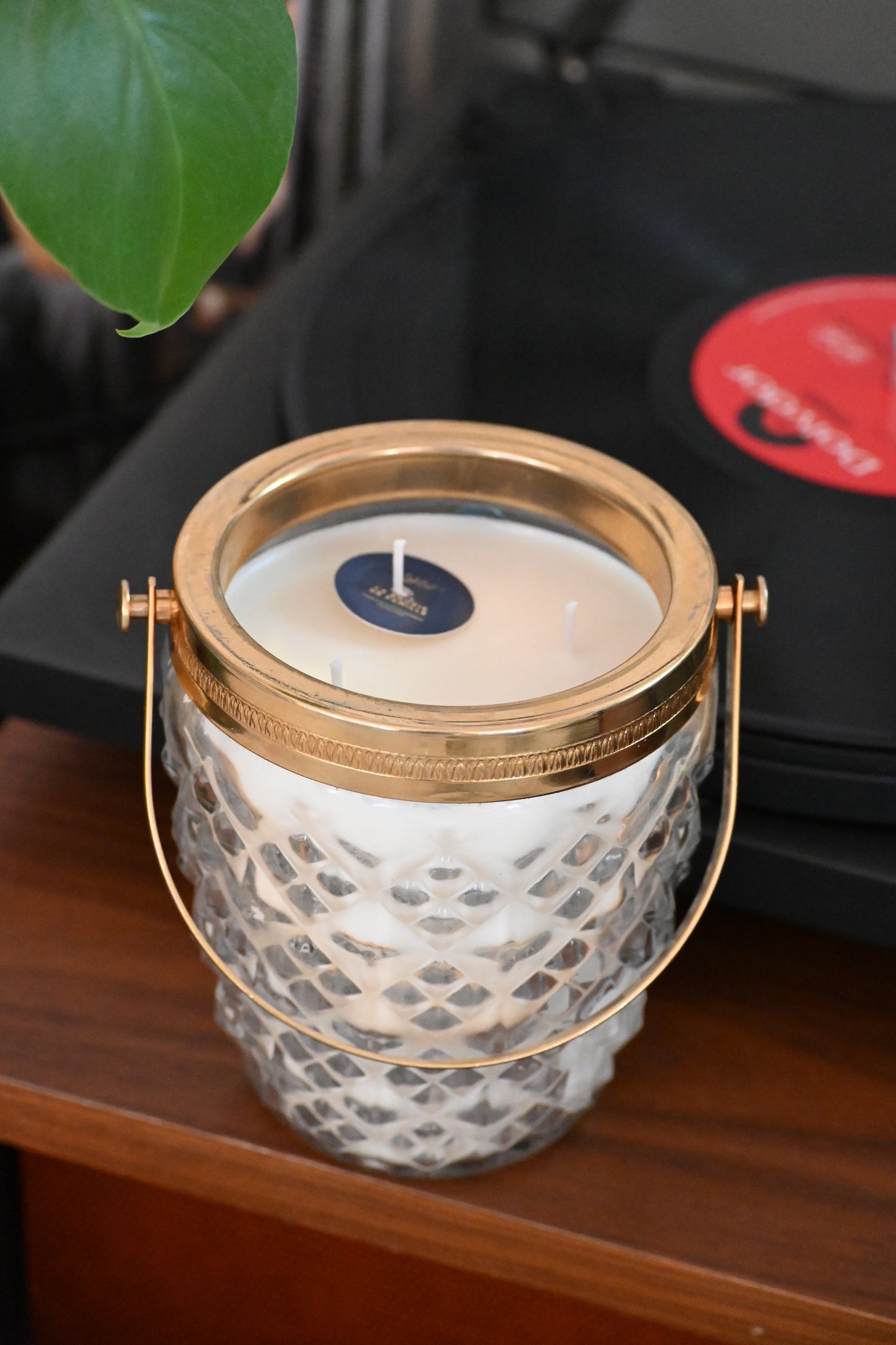 Seau à glace ciselé anse dorée