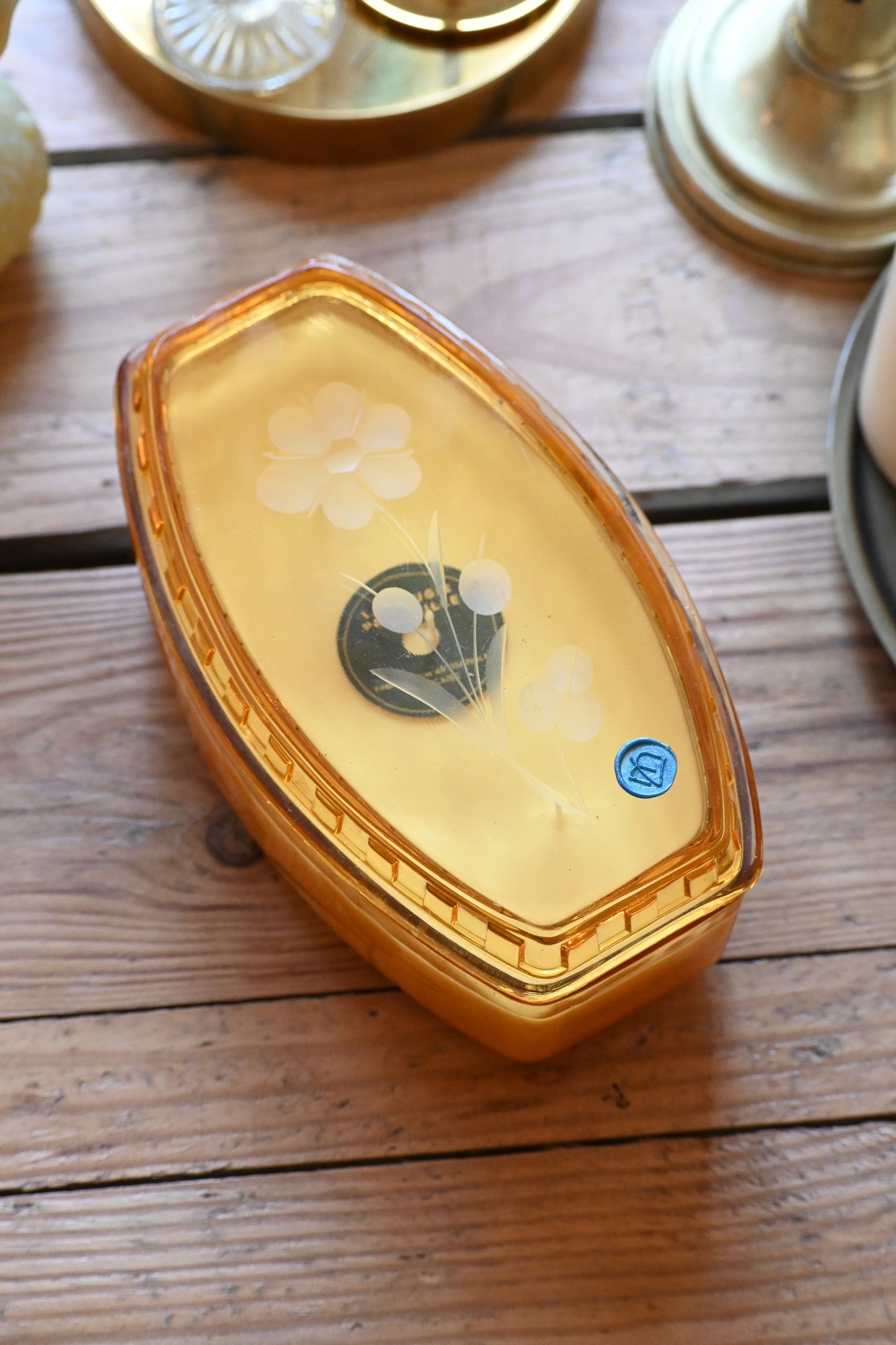 Boite en verre ciselé orange