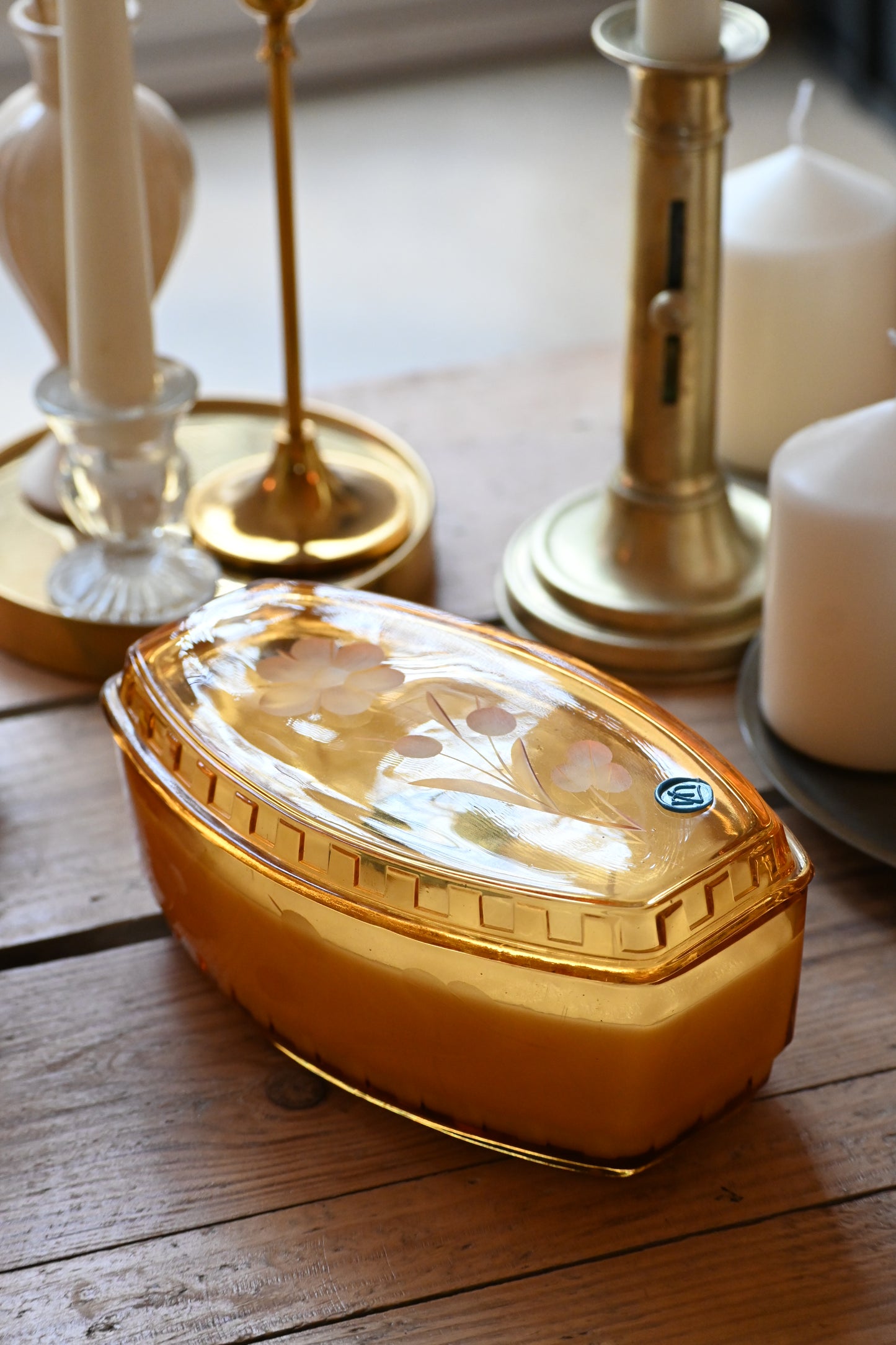 Boite en verre ciselé orange