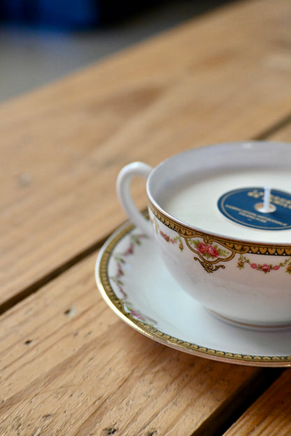 Tasse et coupelle guirlande fleurie