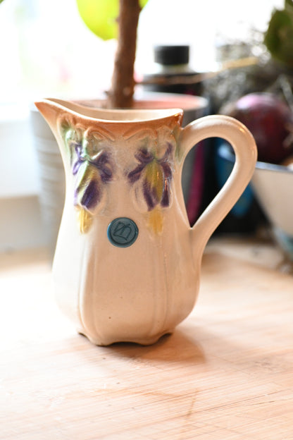 Pot à lait barbotine clochettes