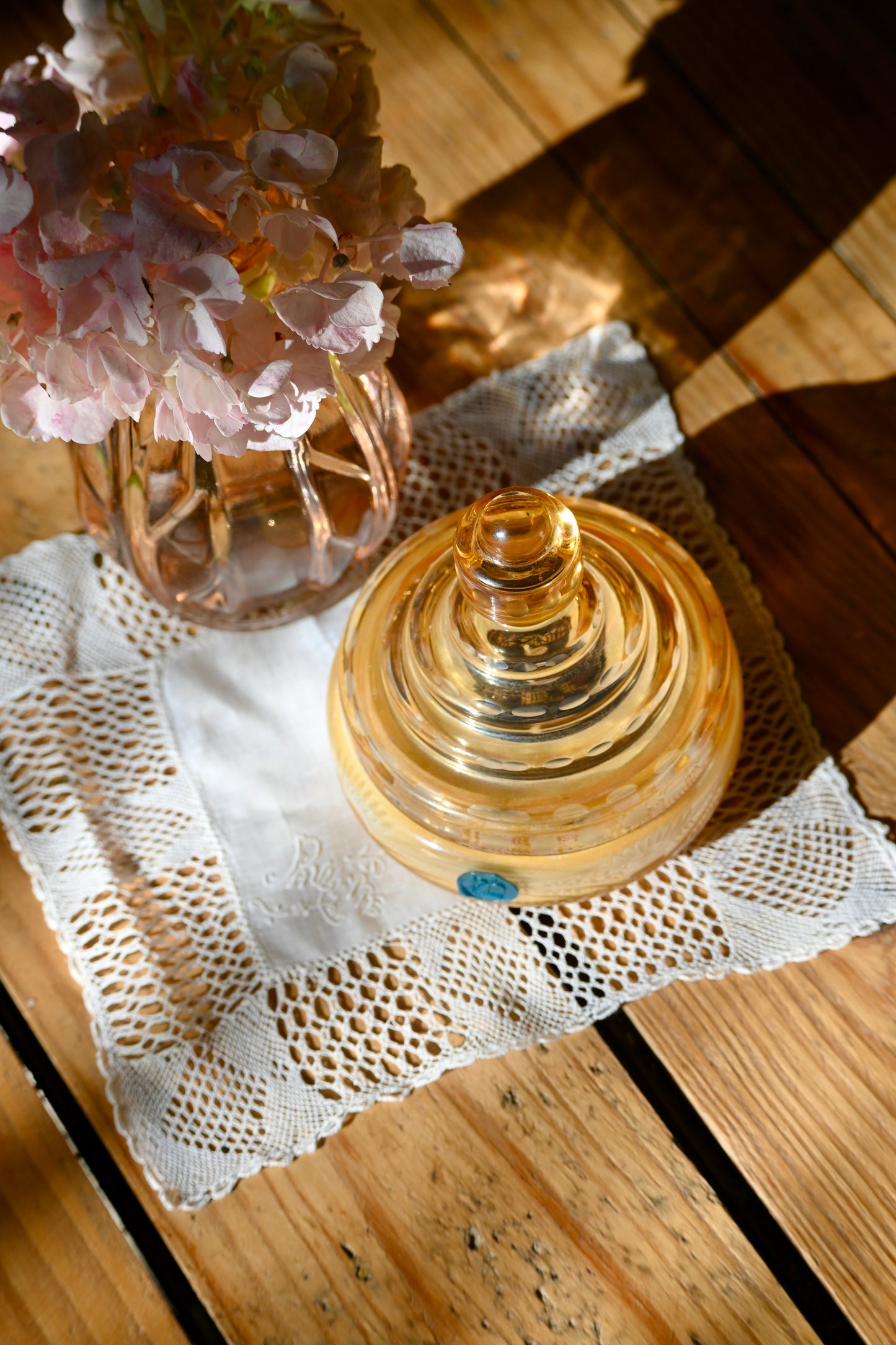 Petite boite en verre ciselé