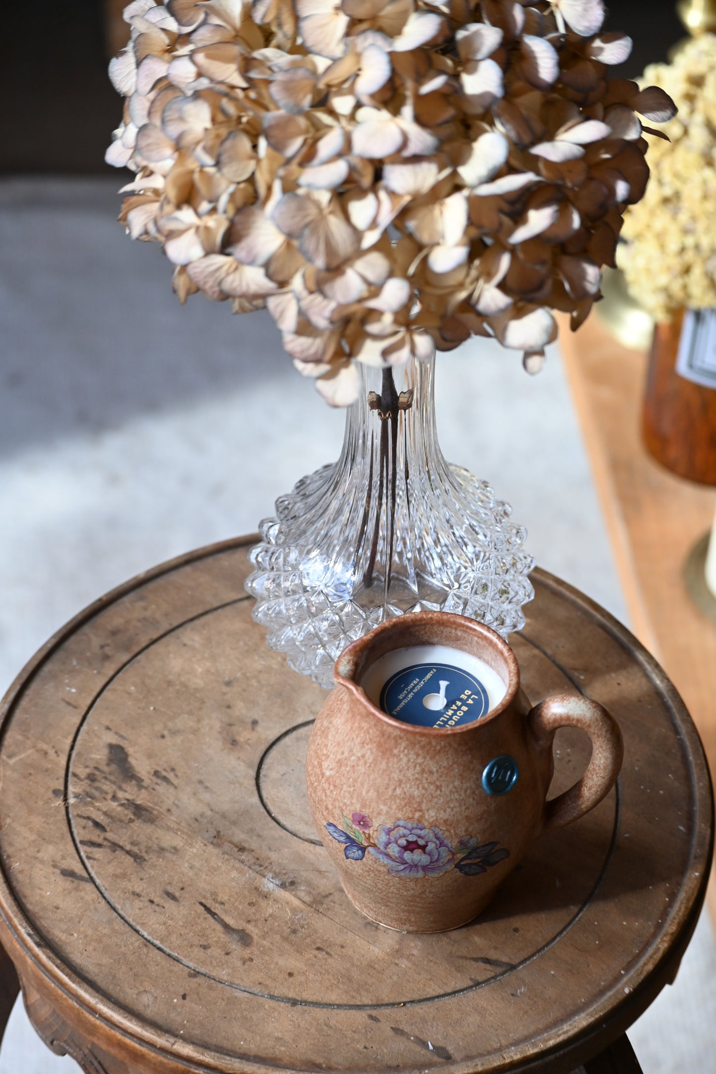 Pot à lait en gré fleuri