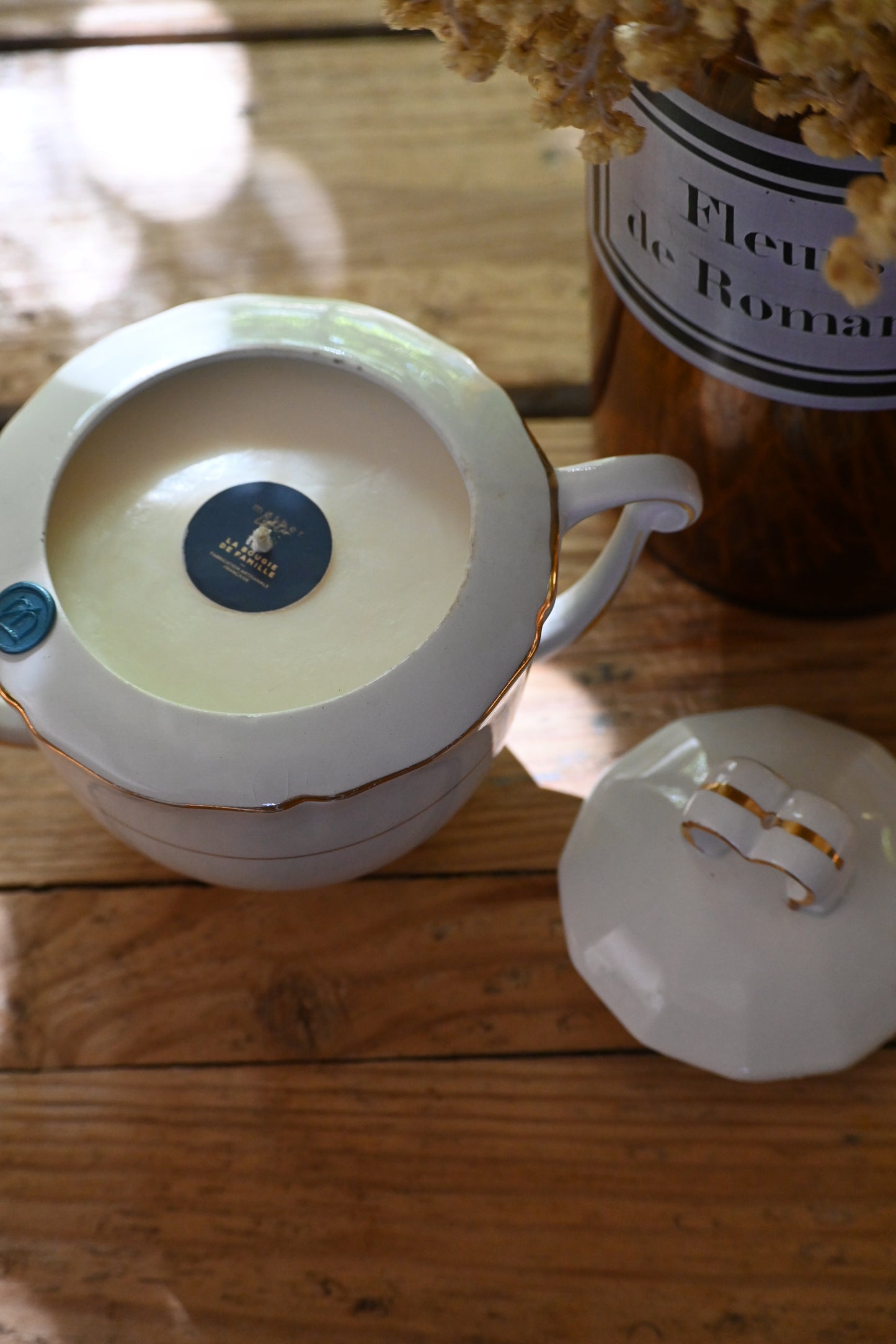 Sucrier beige et doré