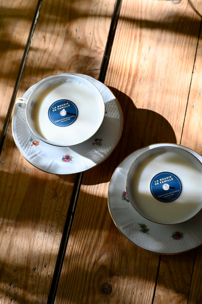 Tasse et coupelle fleurie