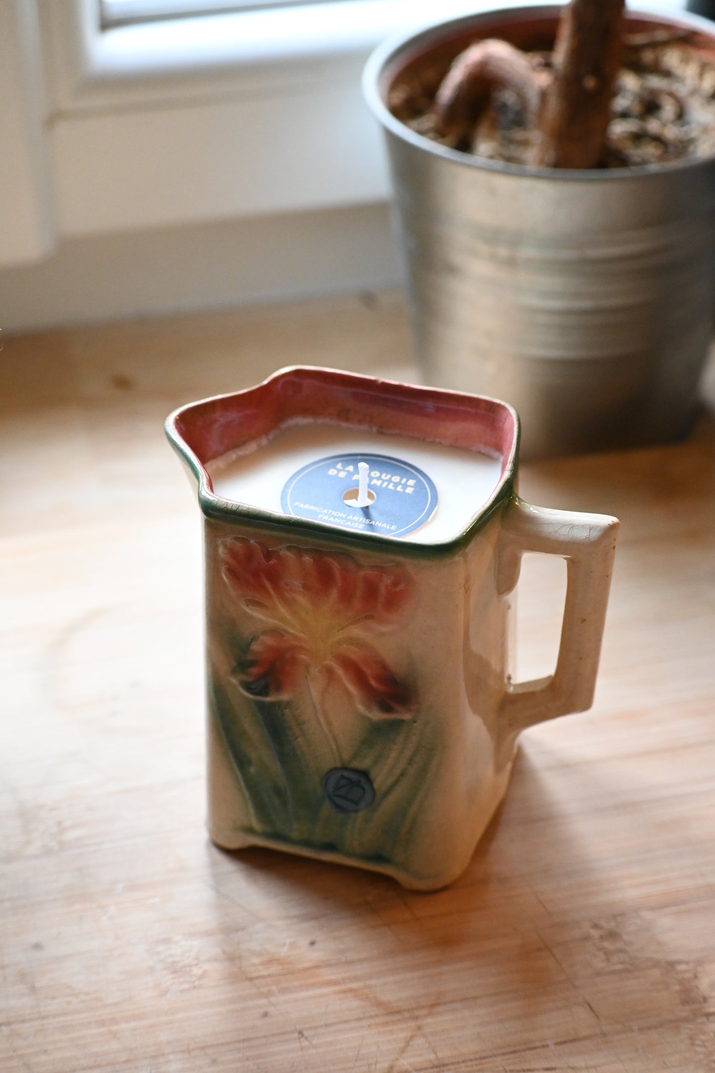 Pot à lait barbotine iris