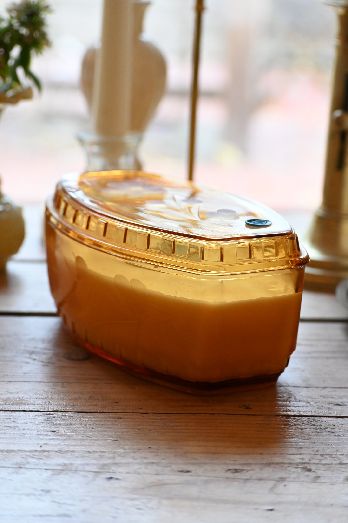 Boite en verre ciselé orange