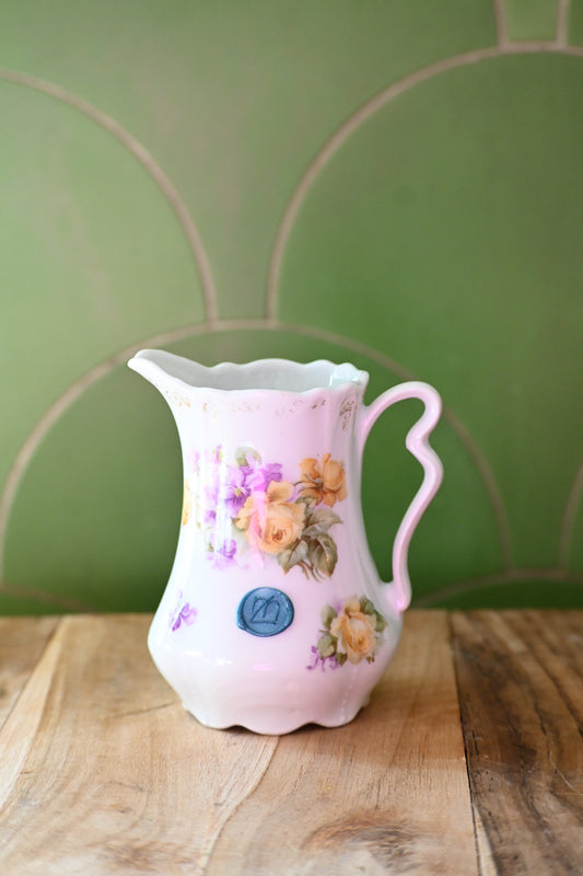 Pot à lait roses et violettes