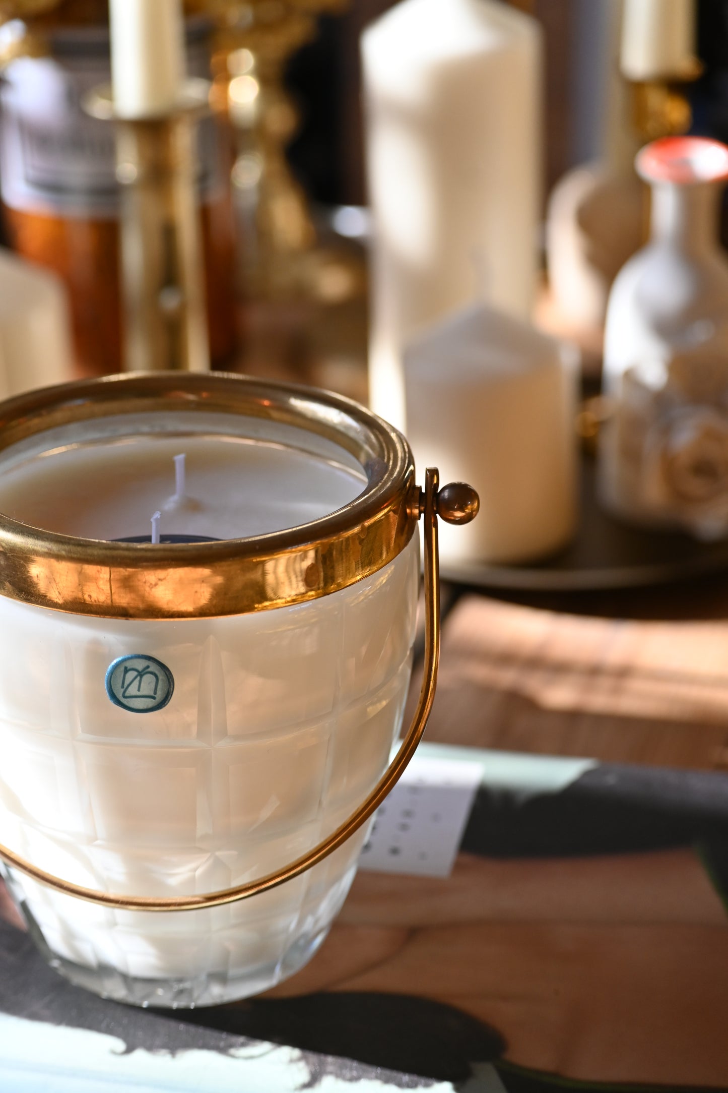 Seau à glace ciselé anse dorée