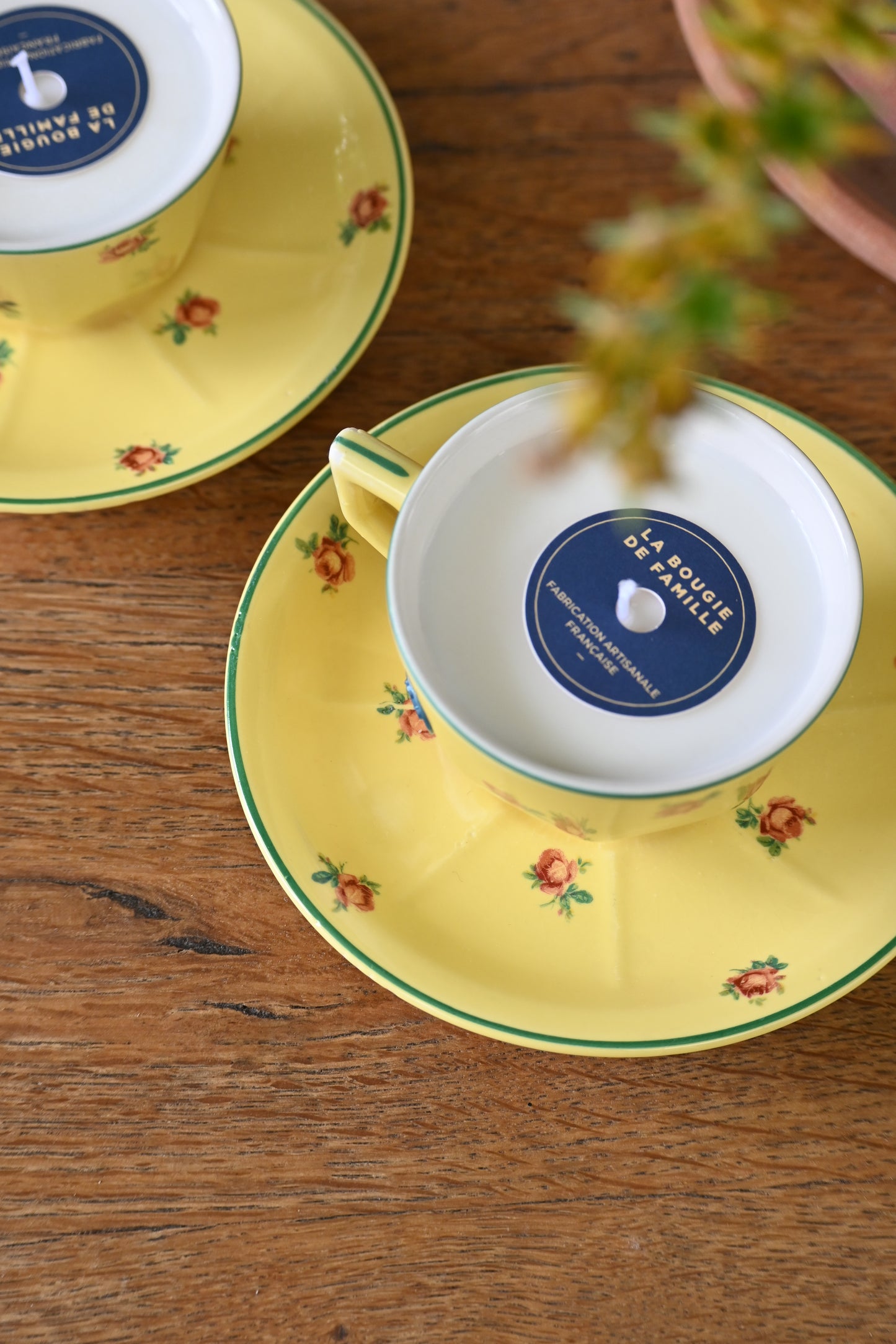Tasse et coupelle jaune