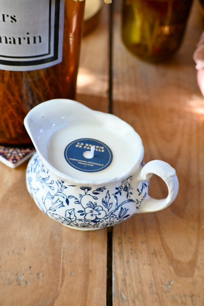 Pot à lait fleurs bleues