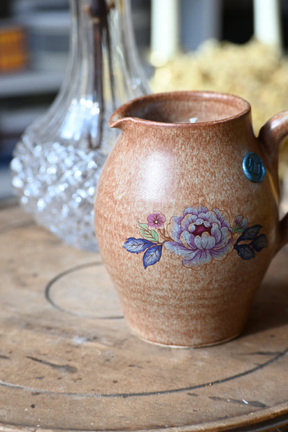 Pot à lait en gré fleuri