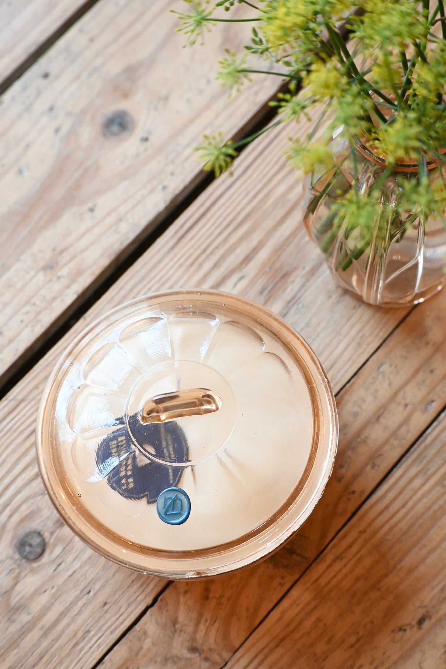 Boite en verre art déco rose