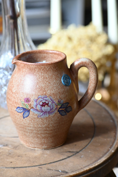 Pot à lait en gré fleuri