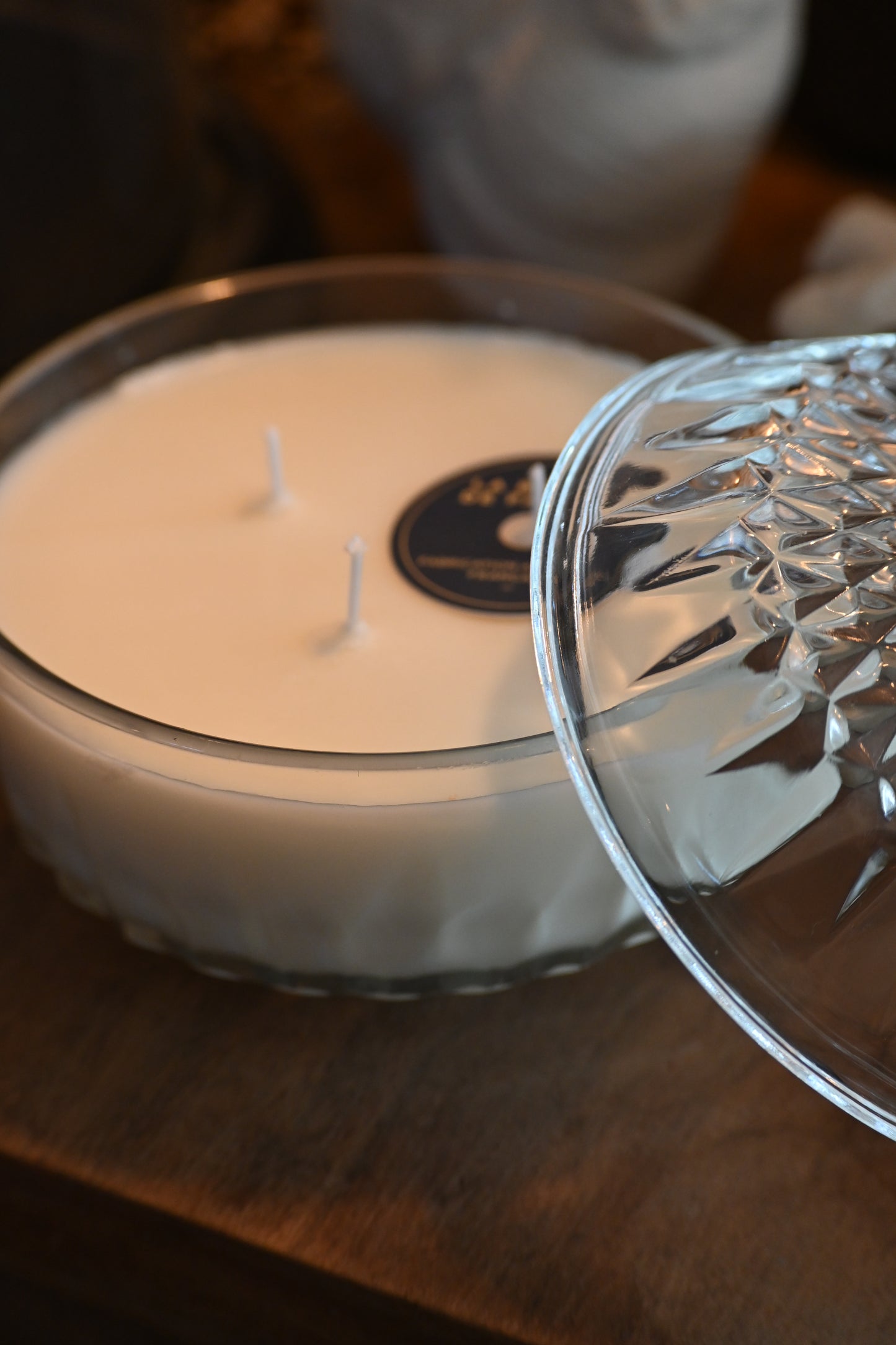 Boite en verre ciselé