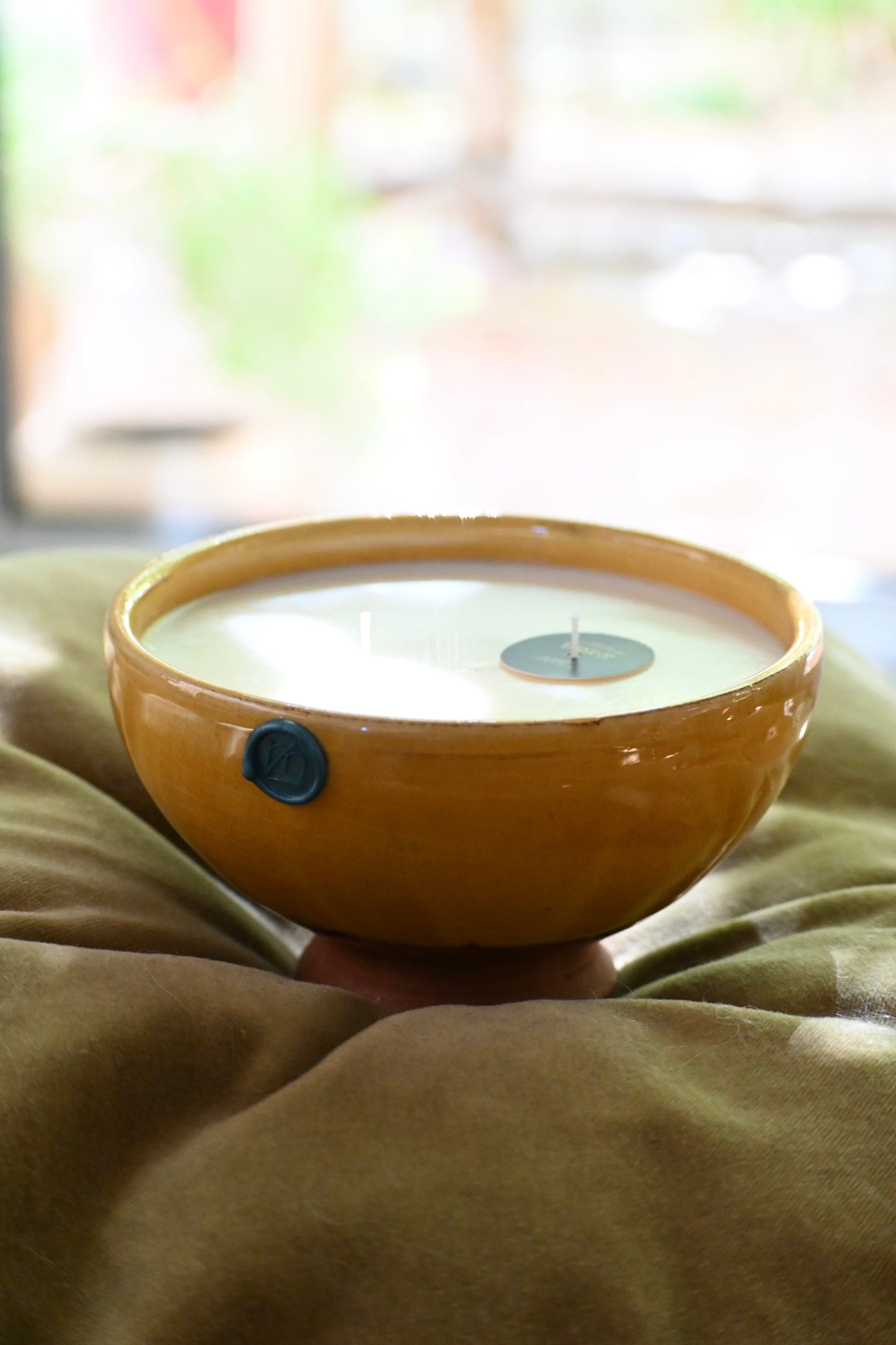 Bol en argile émaillé