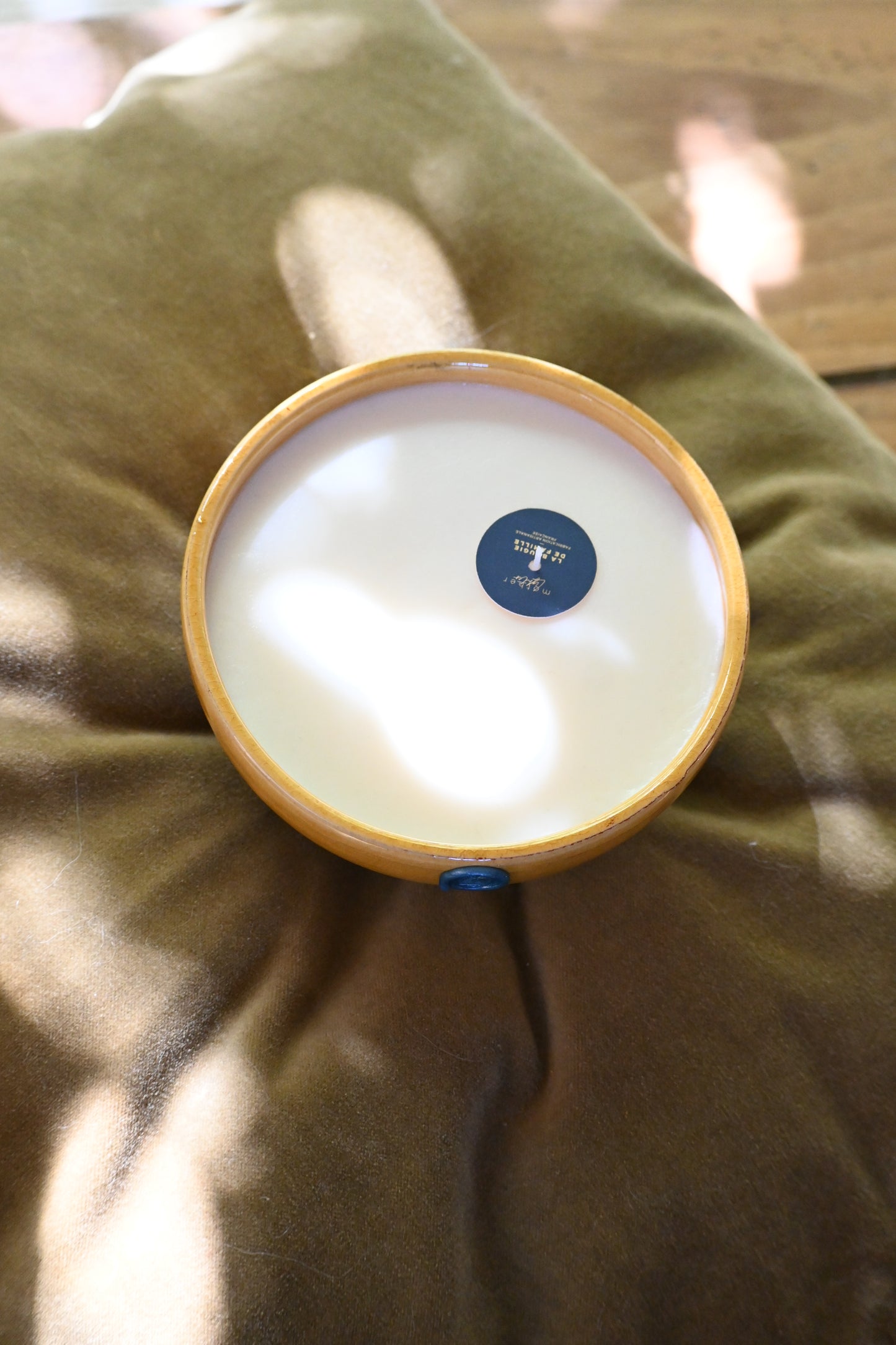 Bol en argile émaillé