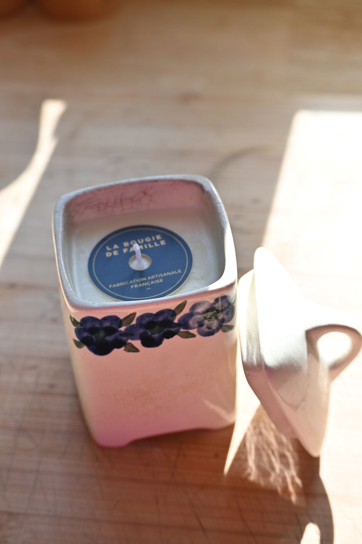 Petit pot à épices fleurs bleues