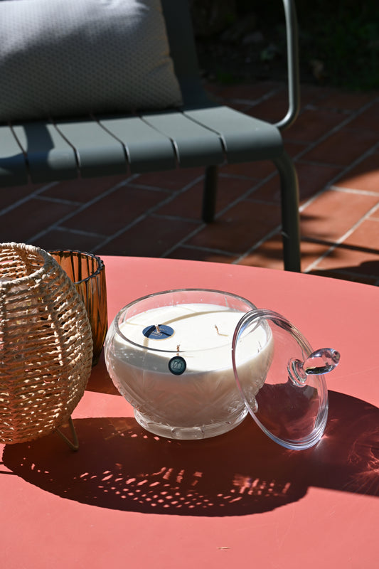Bonbonnière en verre ciselé