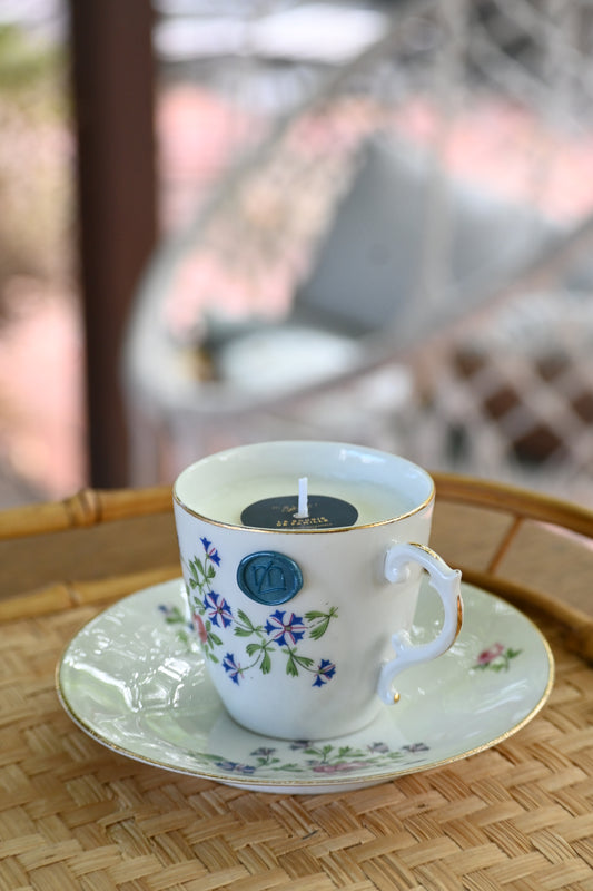 Tasse et coupelle roses et bleuets