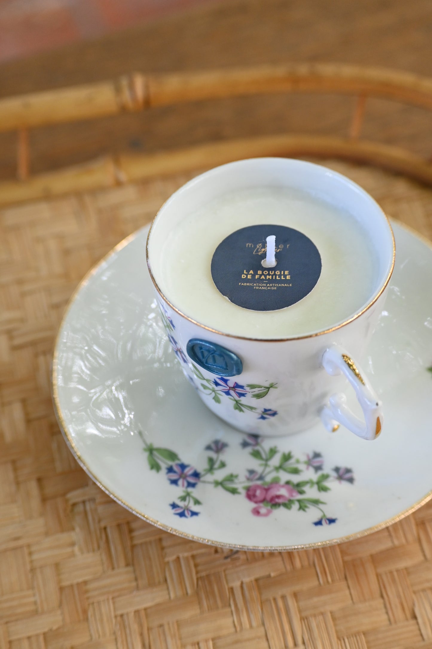 Tasse et coupelle roses et bleuets