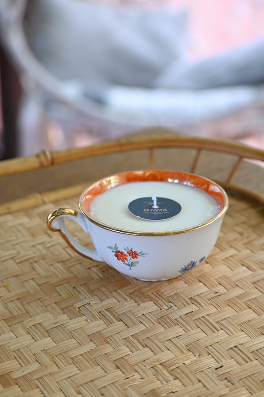 Tasse orange fleurie