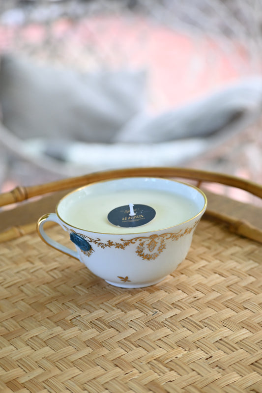 Tasse décor doré