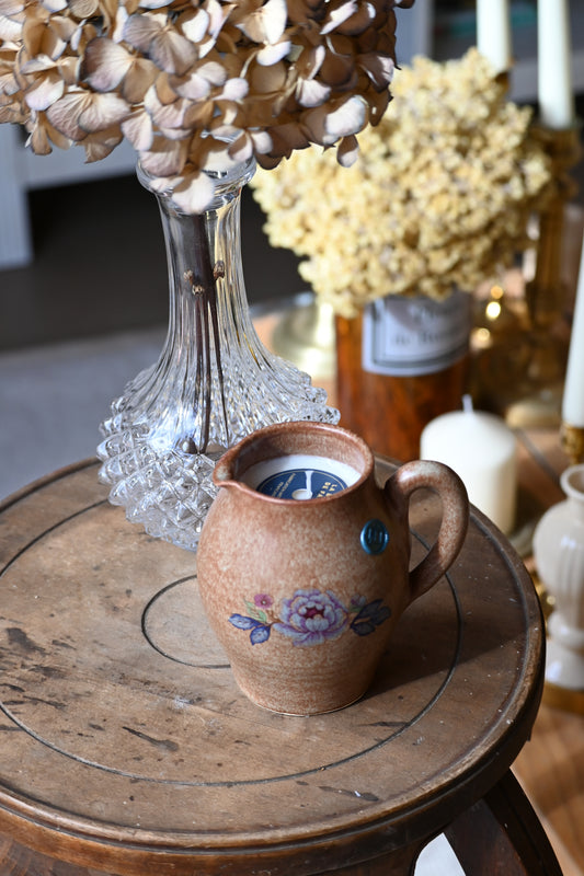 Pot à lait en gré fleuri