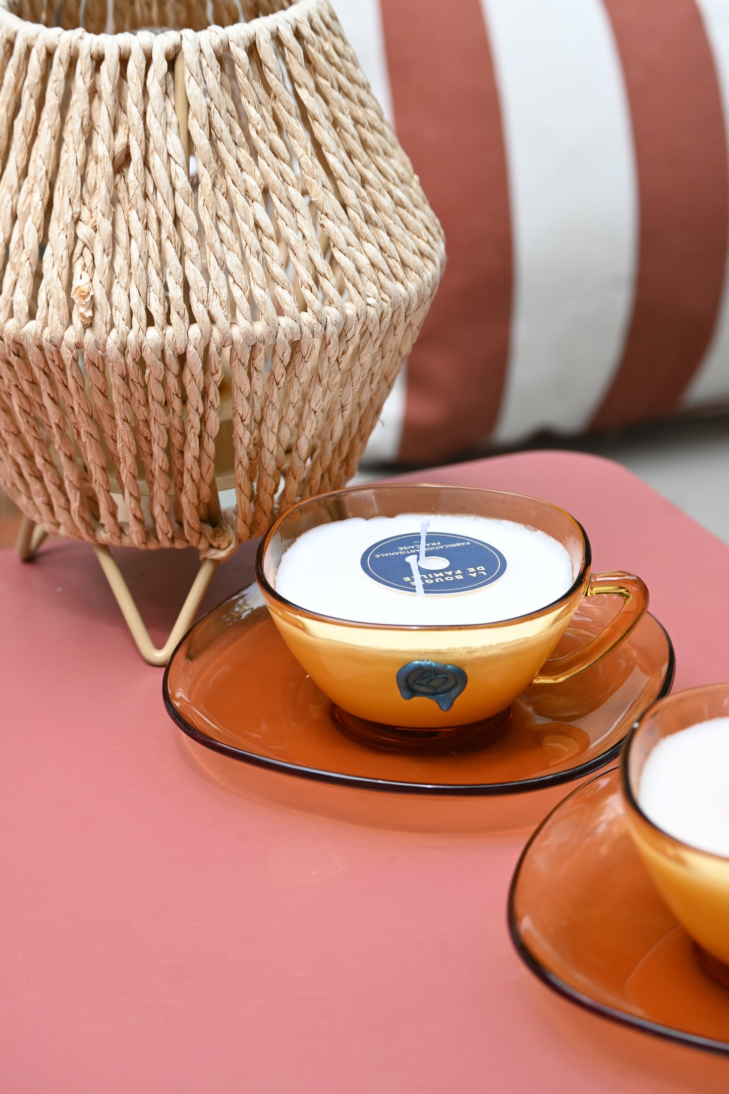Tasse et coupelle ocre