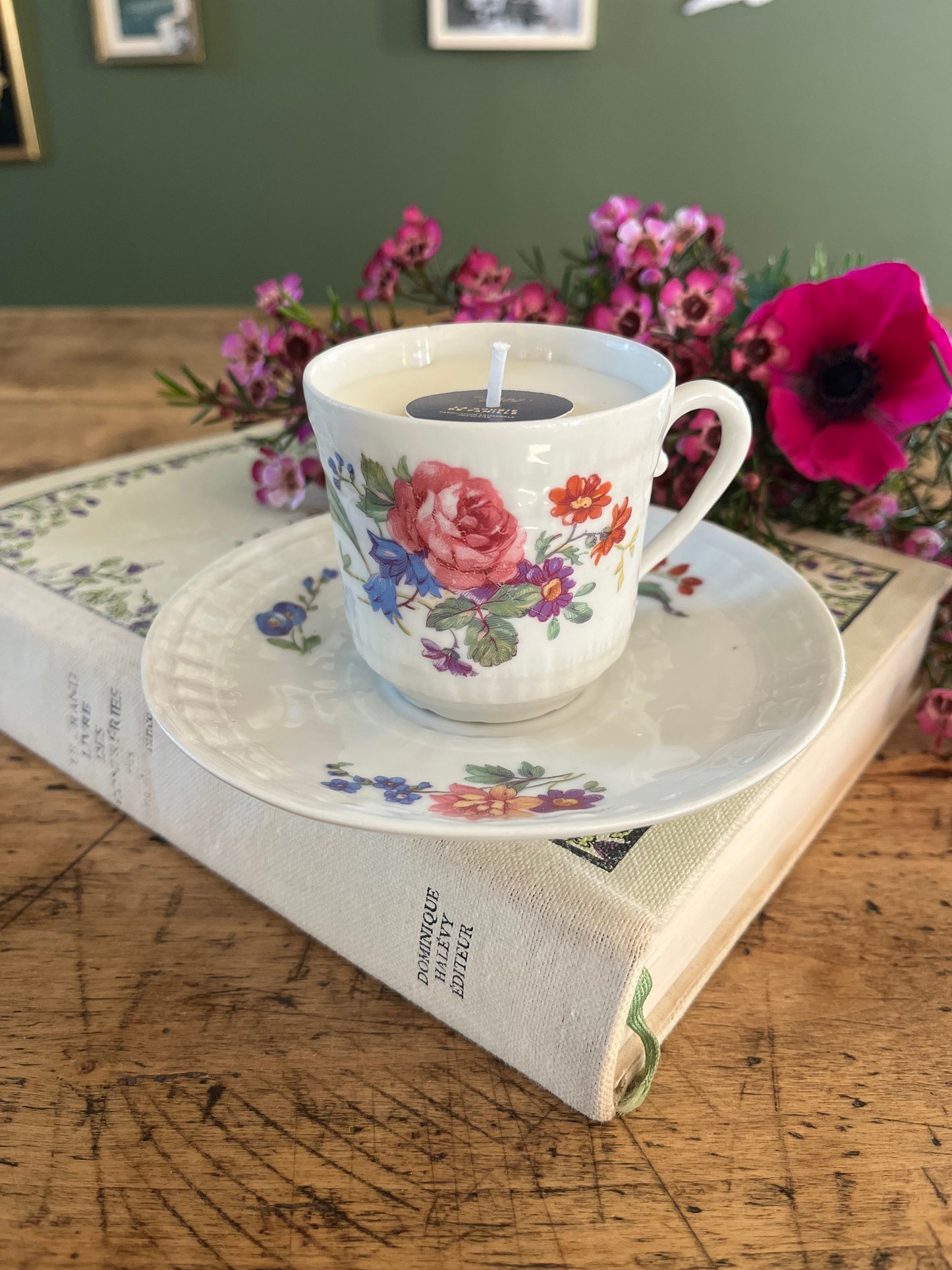 Tasse et coupelle roses et tulipes